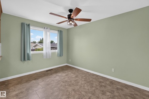 8015 145 Avenue Nw, Edmonton, AB - Indoor Photo Showing Other Room