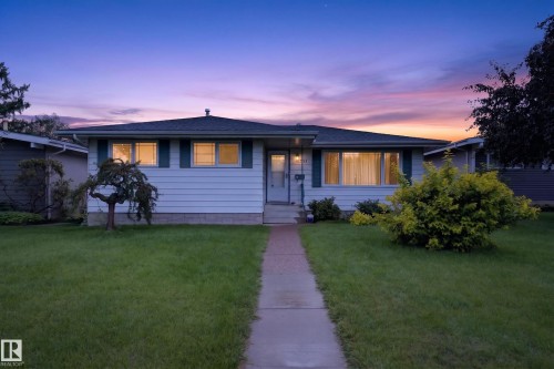 8015 145 Avenue Nw, Edmonton, AB - Outdoor With Facade