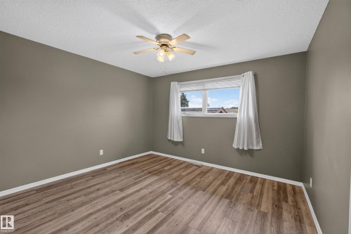 8015 145 Avenue Nw, Edmonton, AB - Indoor Photo Showing Other Room