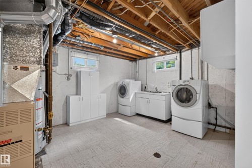 8015 145 Avenue Nw, Edmonton, AB - Indoor Photo Showing Laundry Room