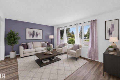 8015 145 Avenue Nw, Edmonton, AB - Indoor Photo Showing Living Room