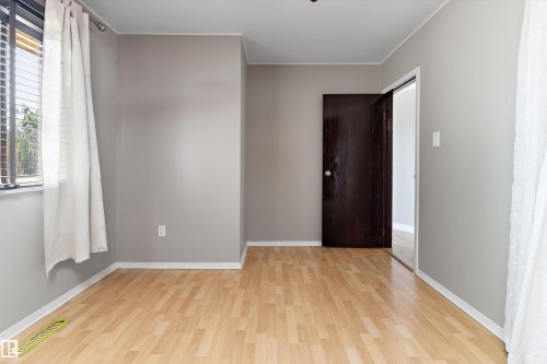 8936 154 Street Nw, Edmonton, AB - Indoor Photo Showing Other Room