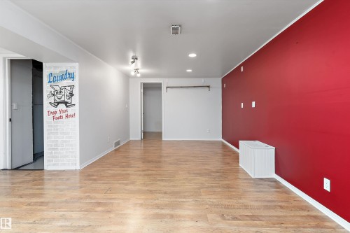 8936 154 Street Nw, Edmonton, AB - Indoor Photo Showing Other Room