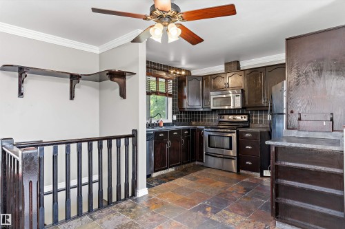 8936 154 Street Nw, Edmonton, AB - Indoor Photo Showing Kitchen