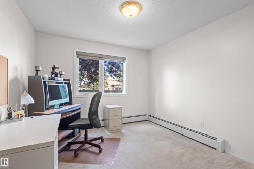 #101 10511 42 Av Nw, Edmonton, AB - Indoor Photo Showing Office