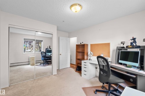 #101 10511 42 Av Nw, Edmonton, AB - Indoor Photo Showing Office