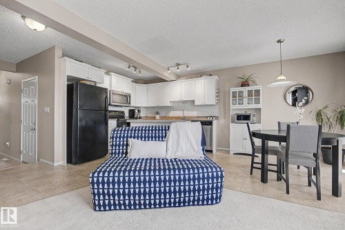 9083 Scott Crescent Nw, Edmonton, AB - Indoor