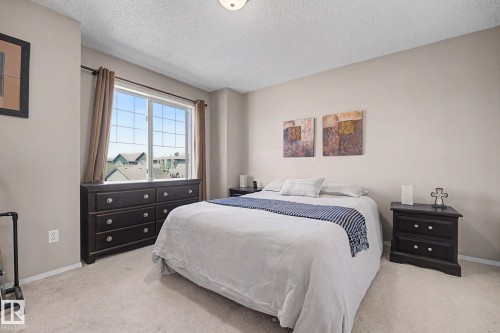 9083 Scott Crescent Nw, Edmonton, AB - Indoor Photo Showing Bedroom