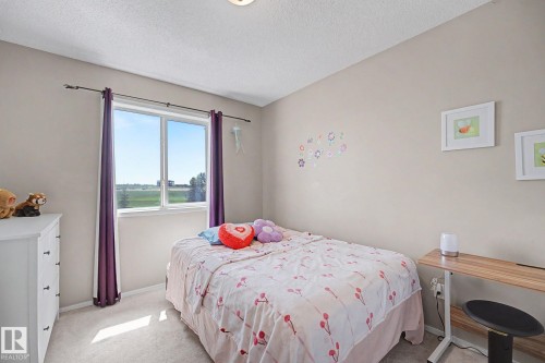 9083 Scott Crescent Nw, Edmonton, AB - Indoor Photo Showing Bedroom