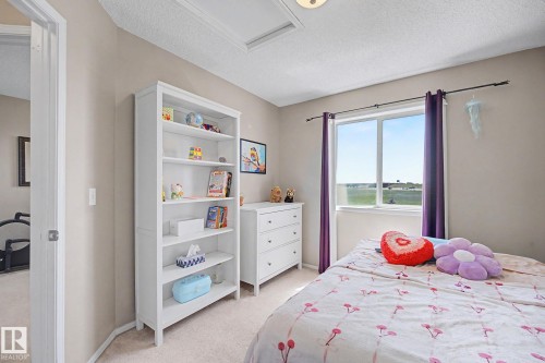 9083 Scott Crescent Nw, Edmonton, AB - Indoor Photo Showing Bedroom