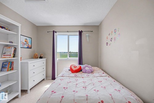9083 Scott Crescent Nw, Edmonton, AB - Indoor Photo Showing Bedroom