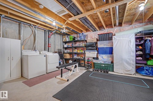 9083 Scott Crescent Nw, Edmonton, AB - Indoor Photo Showing Laundry Room