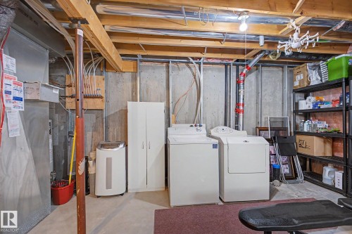 9083 Scott Crescent Nw, Edmonton, AB - Indoor