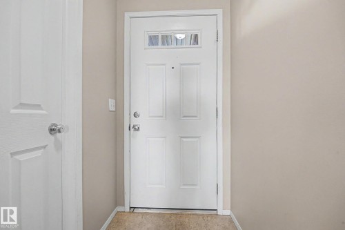 9083 Scott Crescent Nw, Edmonton, AB - Indoor Photo Showing Other Room