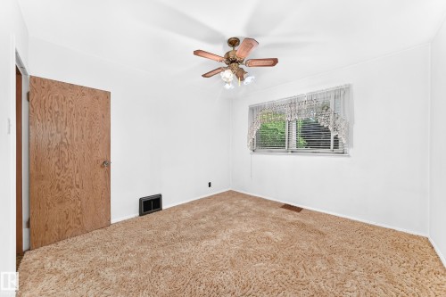 12720 120 Avenue Nw, Edmonton, AB - Indoor Photo Showing Other Room