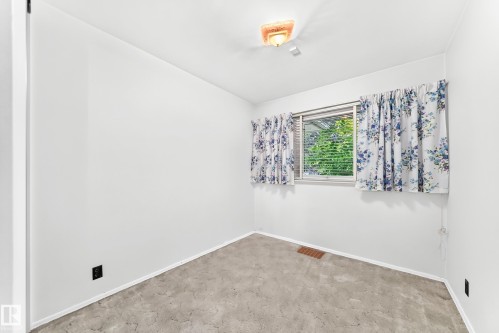 12720 120 Avenue Nw, Edmonton, AB - Indoor Photo Showing Other Room