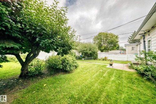 12720 120 Avenue Nw, Edmonton, AB - Outdoor
