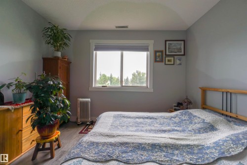 #128 279 Suder Greens Dr Nw, Edmonton, AB - Indoor Photo Showing Bedroom