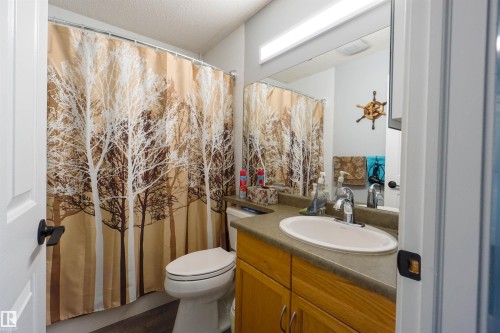 #128 279 Suder Greens Dr Nw, Edmonton, AB - Indoor Photo Showing Bathroom