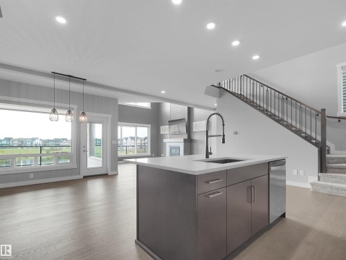 20715 27 Avenue Nw, Edmonton, AB - Indoor Photo Showing Kitchen