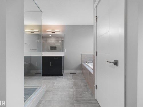 20715 27 Avenue Nw, Edmonton, AB - Indoor Photo Showing Bathroom
