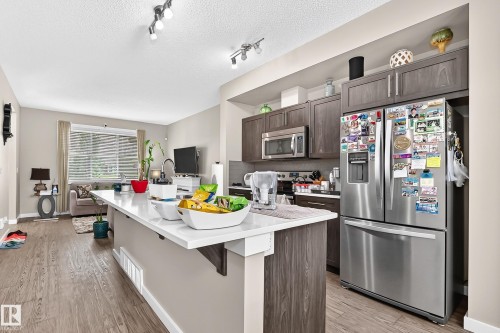 6136 Rosenthal Way Nw, Edmonton, AB - Indoor