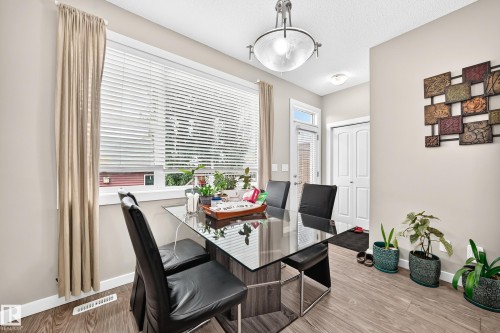 6136 Rosenthal Way Nw, Edmonton, AB - Indoor Photo Showing Dining Room