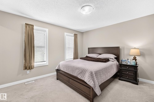 6136 Rosenthal Way Nw, Edmonton, AB - Indoor Photo Showing Bedroom