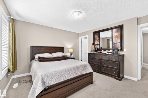 6136 Rosenthal Way Nw, Edmonton, AB - Indoor Photo Showing Bedroom