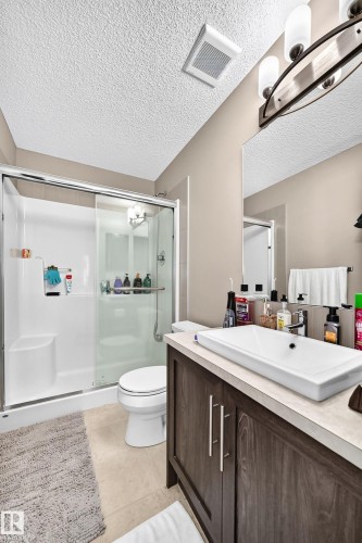 6136 Rosenthal Way Nw, Edmonton, AB - Indoor Photo Showing Bathroom