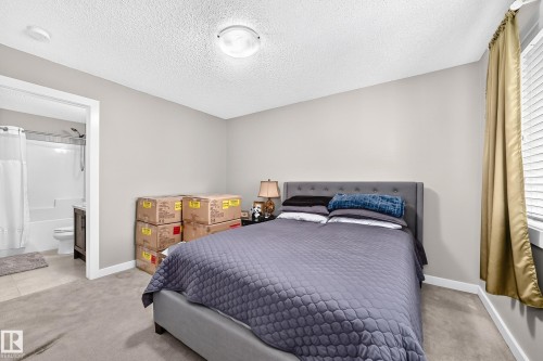 6136 Rosenthal Way Nw, Edmonton, AB - Indoor Photo Showing Bedroom