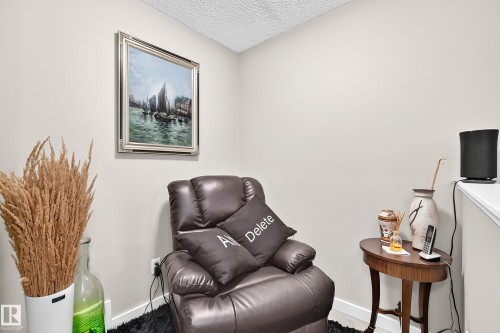 6136 Rosenthal Way Nw, Edmonton, AB - Indoor Photo Showing Other Room