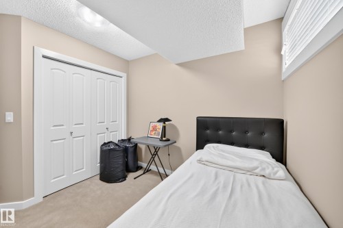 6136 Rosenthal Way Nw, Edmonton, AB - Indoor Photo Showing Bedroom