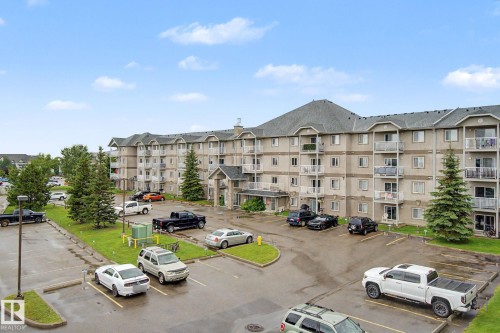 #323 240 Spruce Ridge Rd, Spruce Grove, AB - Outdoor With Facade