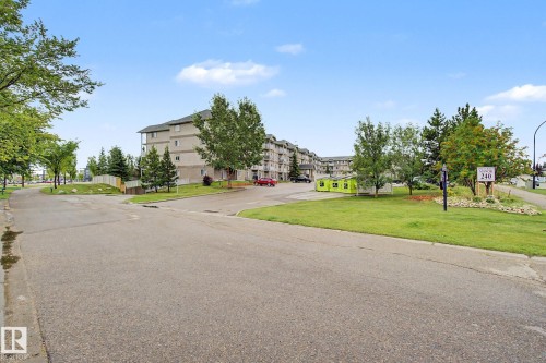 #323 240 Spruce Ridge Rd, Spruce Grove, AB - Outdoor