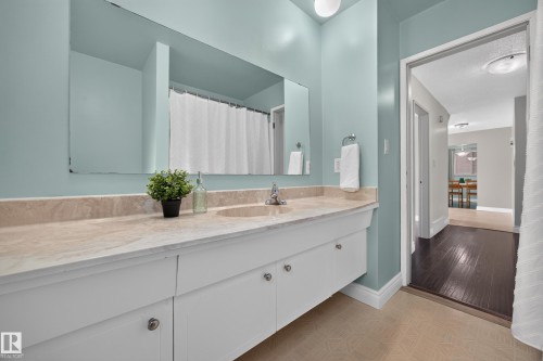 39 Apache Crescent, Leduc, AB - Indoor Photo Showing Bathroom