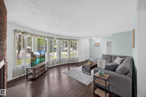 39 Apache Crescent, Leduc, AB - Indoor Photo Showing Living Room