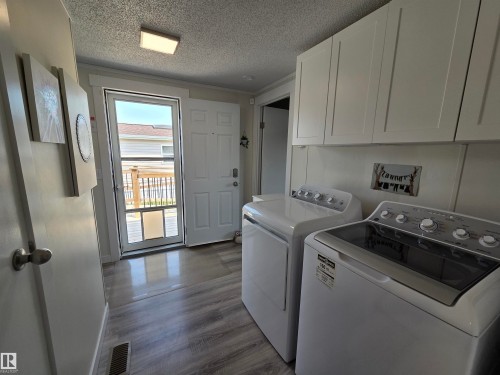 10 Midland Road, Millet, AB - Indoor Photo Showing Laundry Room