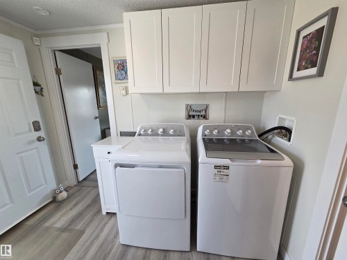 10 Midland Road, Millet, AB - Indoor Photo Showing Laundry Room