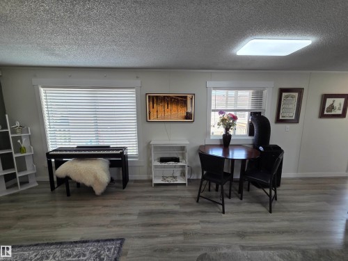 10 Midland Road, Millet, AB - Indoor