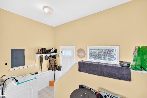 12405 126 Street Nw, Edmonton, AB - Indoor