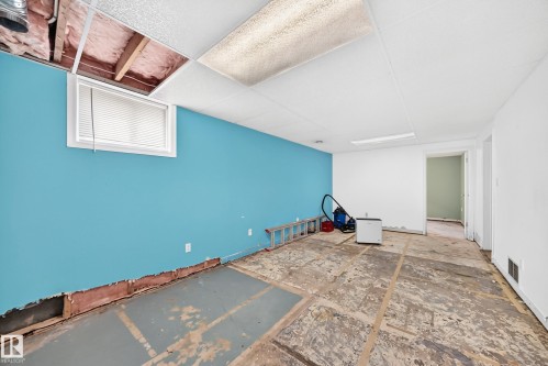 12405 126 Street Nw, Edmonton, AB - Indoor Photo Showing Other Room