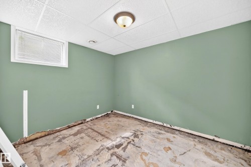 12405 126 Street Nw, Edmonton, AB - Indoor Photo Showing Other Room