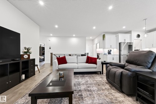 91 Harvest Crescent, Ardrossan, AB - Indoor Photo Showing Living Room
