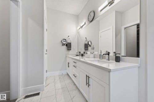 91 Harvest Crescent, Ardrossan, AB - Indoor Photo Showing Bathroom