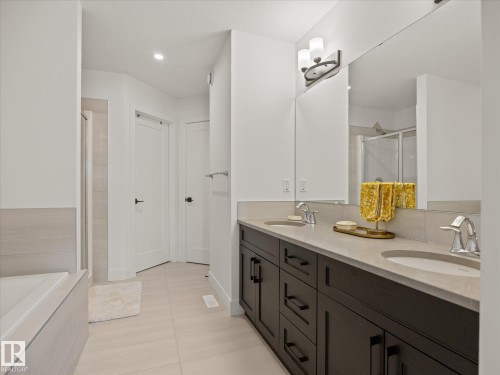 3808 42 Avenue, Beaumont, AB - Indoor Photo Showing Bathroom