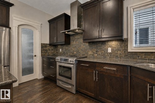 1047 Armitage Crescent Sw, Edmonton, AB - Indoor Photo Showing Kitchen With Upgraded Kitchen