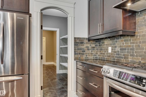 1047 Armitage Crescent Sw, Edmonton, AB - Indoor Photo Showing Kitchen