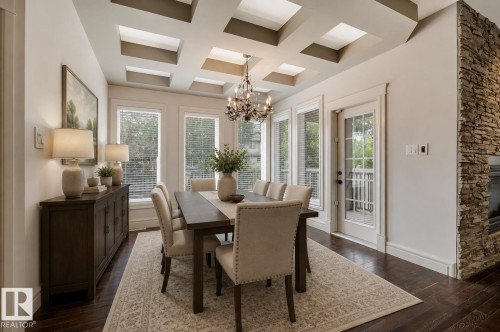1047 Armitage Crescent Sw, Edmonton, AB - Indoor Photo Showing Dining Room