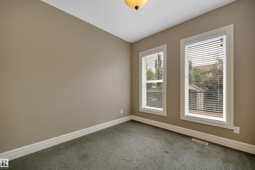 1047 Armitage Crescent Sw, Edmonton, AB - Indoor Photo Showing Other Room